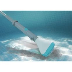 Aspirateur à Piles Kokido LEKTRA Pour Spas Et Petites Piscines -Fournitures De Piscine kok 400 8653 aspirateur a piles kokido lektra spas piscines ambiance